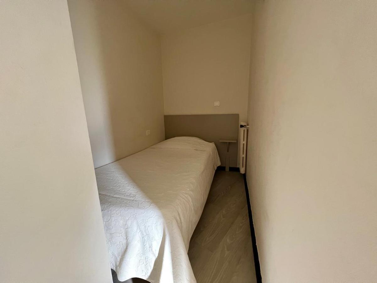 Hotel L'Etape Вильнёв-Лубе Экстерьер фото